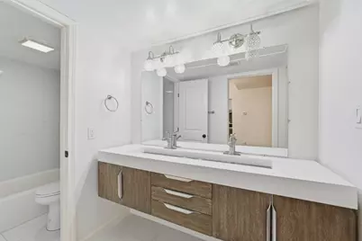 2100 Tanglewilde Street #625, Houston, TX 77063 - Photo 12