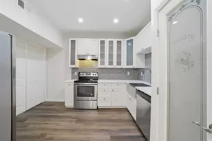 2100 Tanglewilde St, Houston, TX 77063 - Photo 6