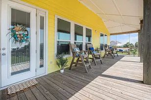 1781 S Croaker Ln W, Crystal Beach, TX 77650 - Photo 4