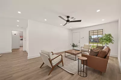 608 Lloyd Lane, Baytown, TX 77521 - Photo 6