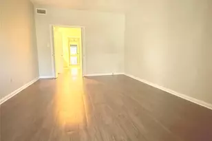 2475 Underwood St, Houston, TX 77030 - Photo 14
