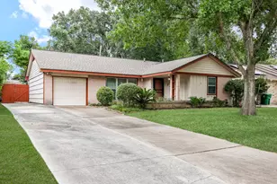 6834 Hendon Ln, Houston, TX 77074 - Photo 1