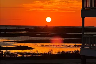 16710 Tahiti Way, Jamaica Beach, TX 77554 - Photo 6