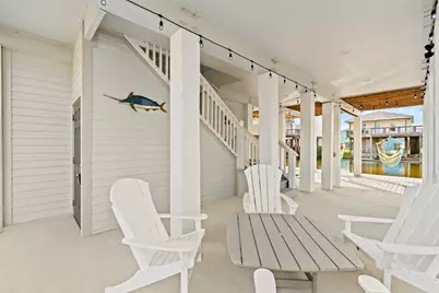 16710 Tahiti Way, Jamaica Beach, TX 77554 - Photo 12