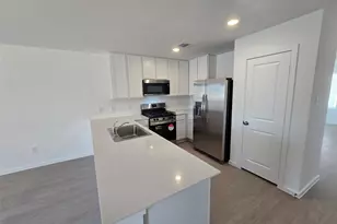 18753 Loom Dr, Conroe, TX 77306 - Photo 2