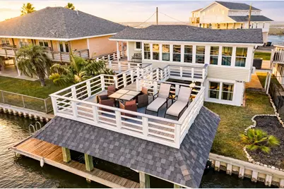 283 Barracuda Street, Bayou Vista, TX 77563 - Photo 2