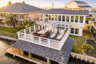 283 Barracuda St, Bayou Vista, TX 77563 - Photo 2