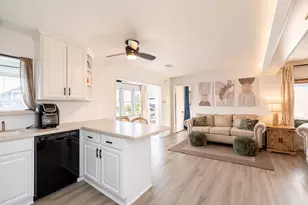 283 Barracuda St, Bayou Vista, TX 77563 - Photo 6