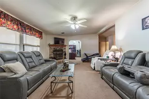 4624 6th St, Bacliff, TX 77518 - Photo 6