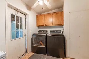 4624 6th St, Bacliff, TX 77518 - Photo 16