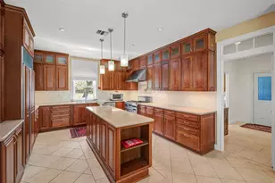 212 Teakwood St, Lake Jackson, TX 77566 - Photo 24