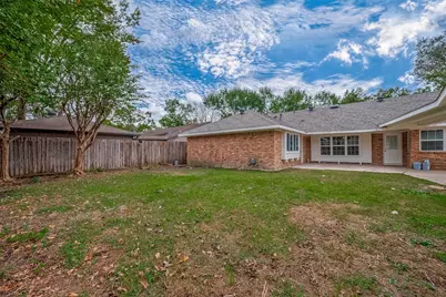 5622 Valkeith Drive, Houston, TX 77096 - Photo 34