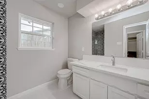 5622 Valkeith Dr, Houston, TX 77096 - Photo 30