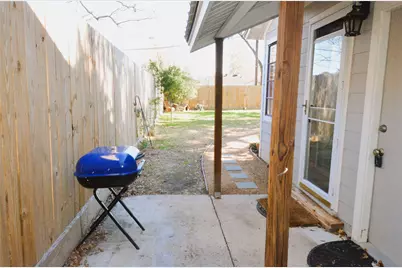 1902 Coulcrest Drive, Houston, TX 77055 - Photo 12