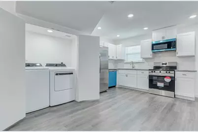 8218 Bigwood Street #B, Houston, TX 77078 - Photo 6