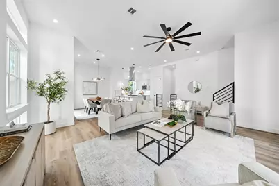 1913 Hoskins Drive #E, Houston, TX 77080 - Photo 1