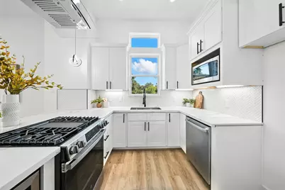 1913 Hoskins Drive #E, Houston, TX 77080 - Photo 4