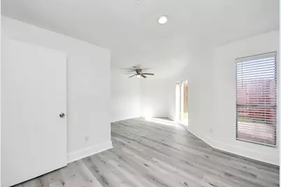 1014 Graham Drive #B4, Tomball, TX 77375 - Photo 24