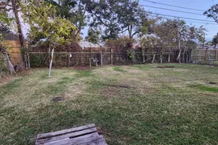 128 Huisache St, Lake Jackson, TX 77566 - Photo 22