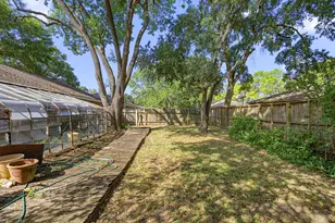 13806 Wickersham Ln, Houston, TX 77077 - Photo 20