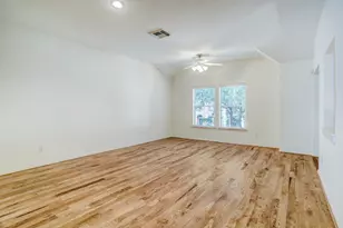 818 W Heights Hollow Ln, Houston, TX 77007 - Photo 6