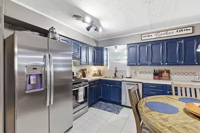 3902 Stillmeadow Drive, Bryan, TX 77802 - Photo 10