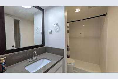 3131 Southwest Freeway #C40, Houston, TX 77098 - Photo 14