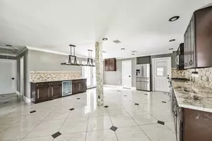 6833 Concho St, Houston, TX 77074 - Photo 4