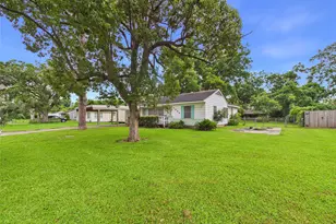 1006 Mac Dr, Sweeny, TX 77480 - Photo 2