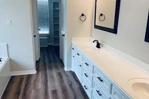 18451 Hills Lake Ct, Montgomery, TX 77316 - Photo 16