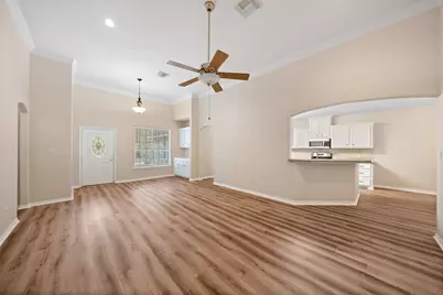 18451 Hills Lake Ct, Montgomery, TX 77316 - Photo 4