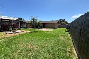 910 San Jacinto Ave, Texas City, TX 77590 - Photo 18