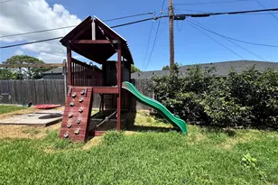 910 San Jacinto Ave, Texas City, TX 77590 - Photo 4