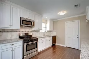 12010 Mulholland Dr, Meadows Place, TX 77477 - Photo 12