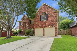 1303 Windleaf Dr, Shoreacres, TX 77571 - Photo 4