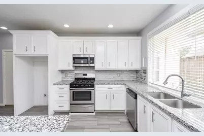 11747 Riverview Dr, Houston, TX 77077 - Photo 22