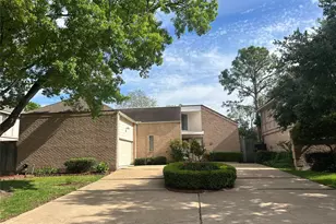 11747 Riverview Dr, Houston, TX 77077 - Photo 2