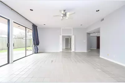 11747 Riverview Dr, Houston, TX 77077 - Photo 10