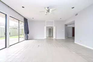 11747 Riverview Dr, Houston, TX 77077 - Photo 10