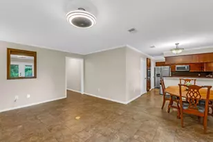 1728 Dolphin Dr, Seabrook, TX 77586 - Photo 4