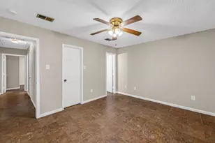 1728 Dolphin Dr, Seabrook, TX 77586 - Photo 10