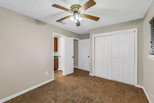 1728 Dolphin Dr, Seabrook, TX 77586 - Photo 16