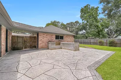 705 Quaker Drive, Friendswood, TX 77546 - Photo 26