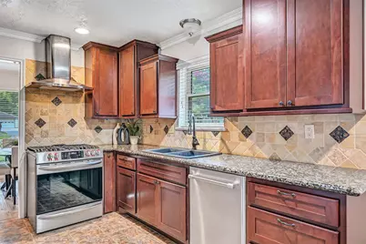 705 Quaker Drive, Friendswood, TX 77546 - Photo 12