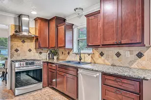 705 Quaker Dr, Friendswood, TX 77546 - Photo 12