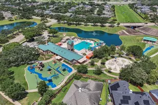 2623 Pine Shadows Dr, Sugar Land, TX 77479 - Photo 2
