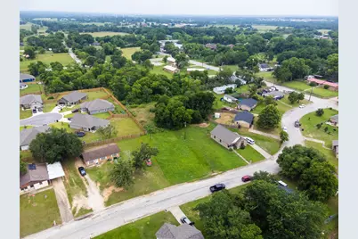 401 W Kleb Street, Caldwell, TX 77836 - Photo 12