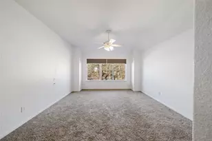 39 W Prairie Dawn Cir, The Woodlands, TX 77385 - Photo 8