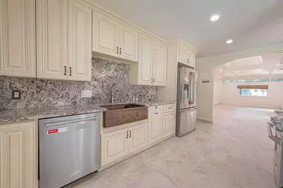 3019 Stoney Brook Drive, Houston, TX 77063 - Photo 14