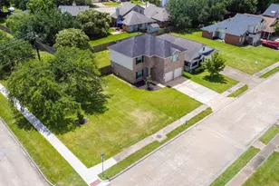 101 Cacao St, Lake Jackson, TX 77566 - Photo 1